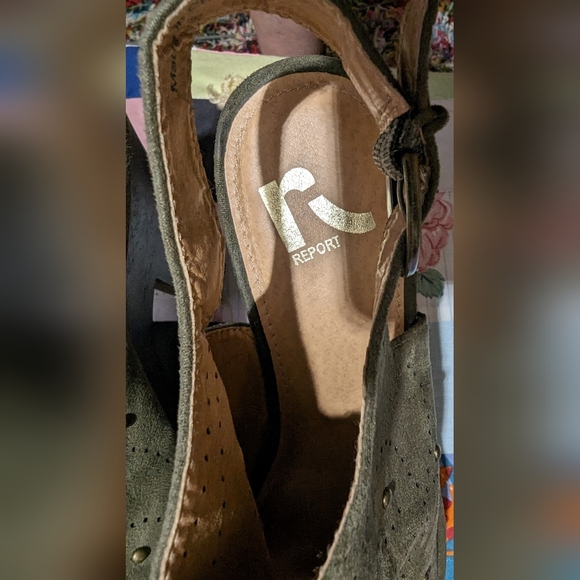 Report Olive Green Suede Heels, Size 9 - Picture 5 of 8